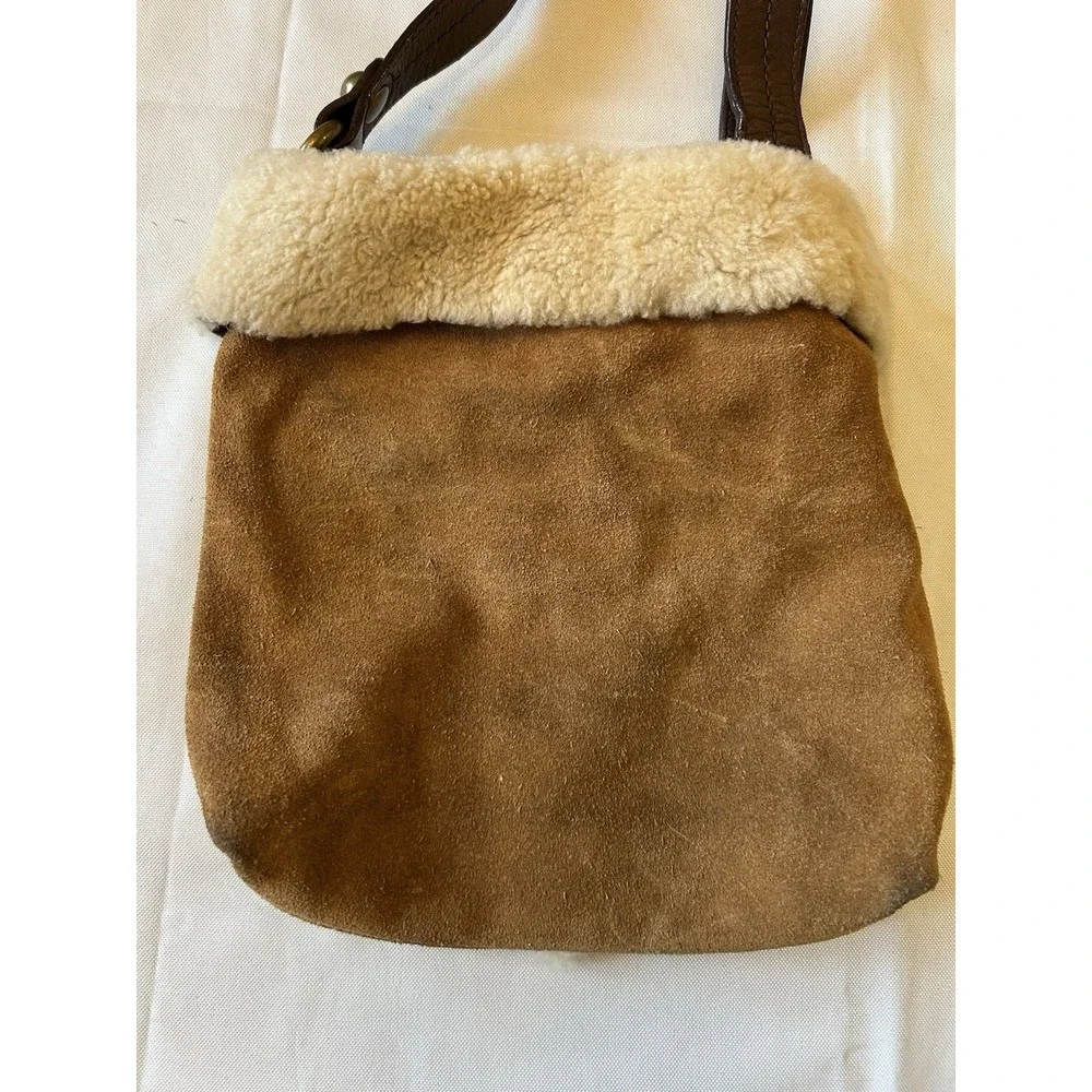 UGG Shearling Tan Suede Shoulder Crossbody Bag , Leather Strap And Trim Y2K